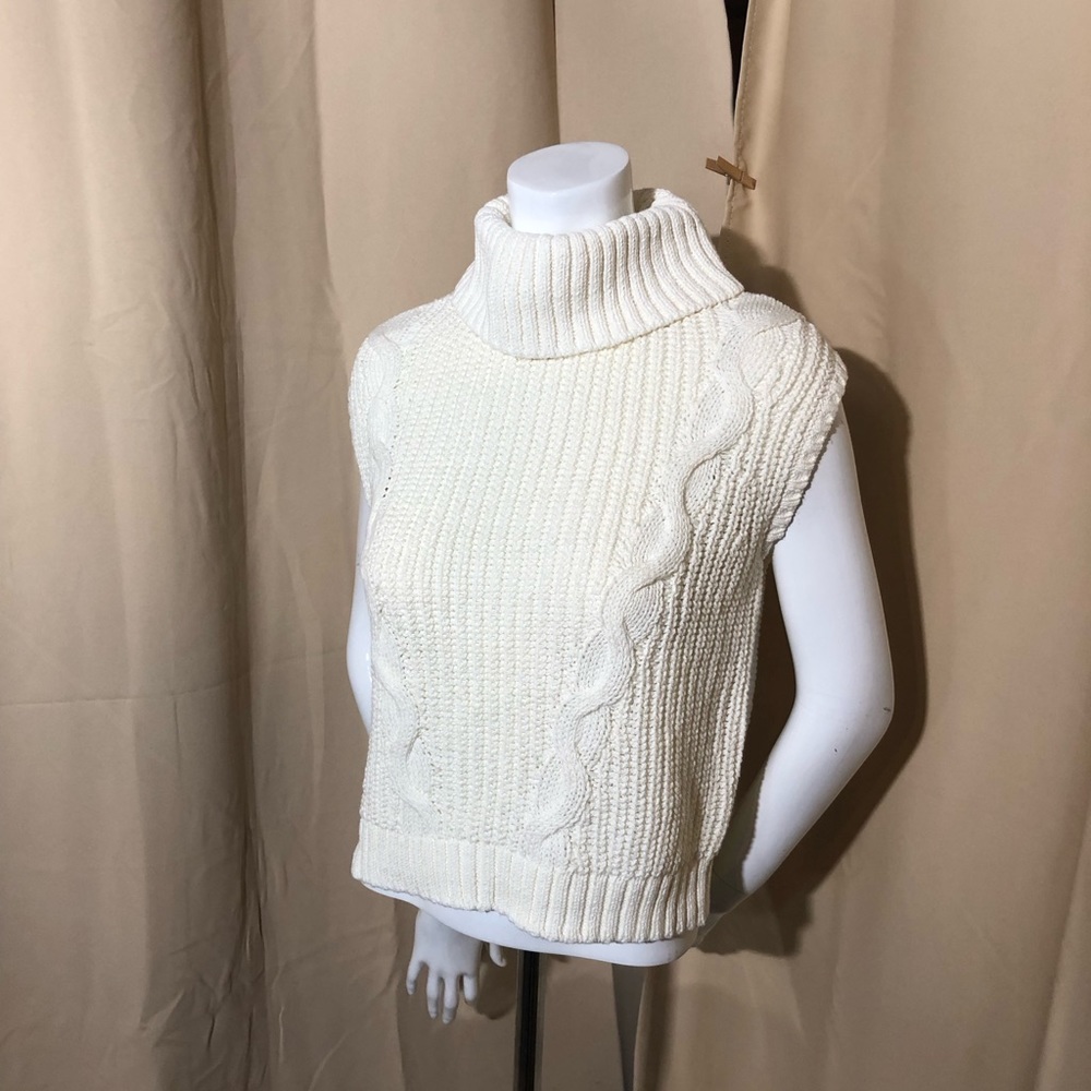 🌼NWT Phenomenal Talbots Vest with a removable neck!